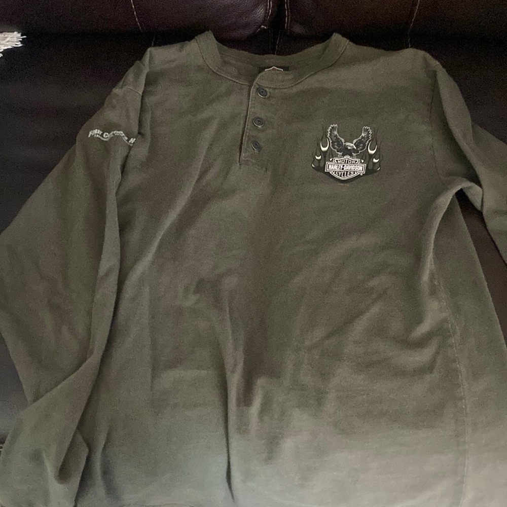 Harley-Davidson long sleeve pull over shirt, size medium, good condition.
